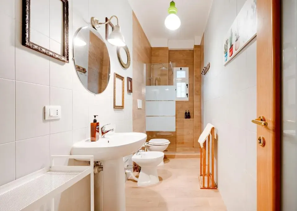 Photo 8 of 10, Sea Suite A Due Passi dal Mare
