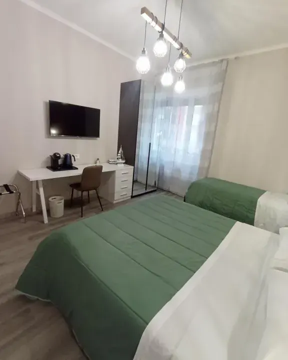 Photo 7 of 10, BariVera rooms