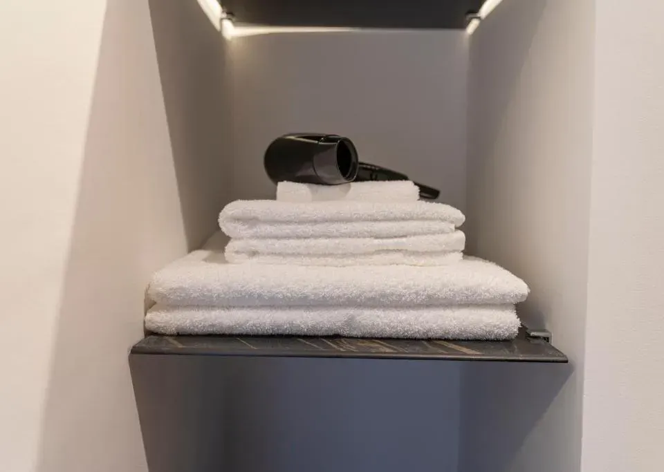 Photo 8 of 10, B&Z LUXURY