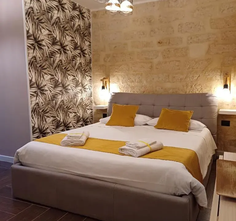 Photo 1 of 10, Elegance Room 05