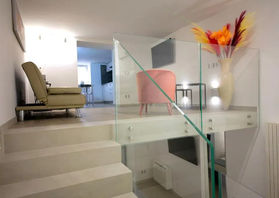 Photo 1 of 10, DIVA SUITE