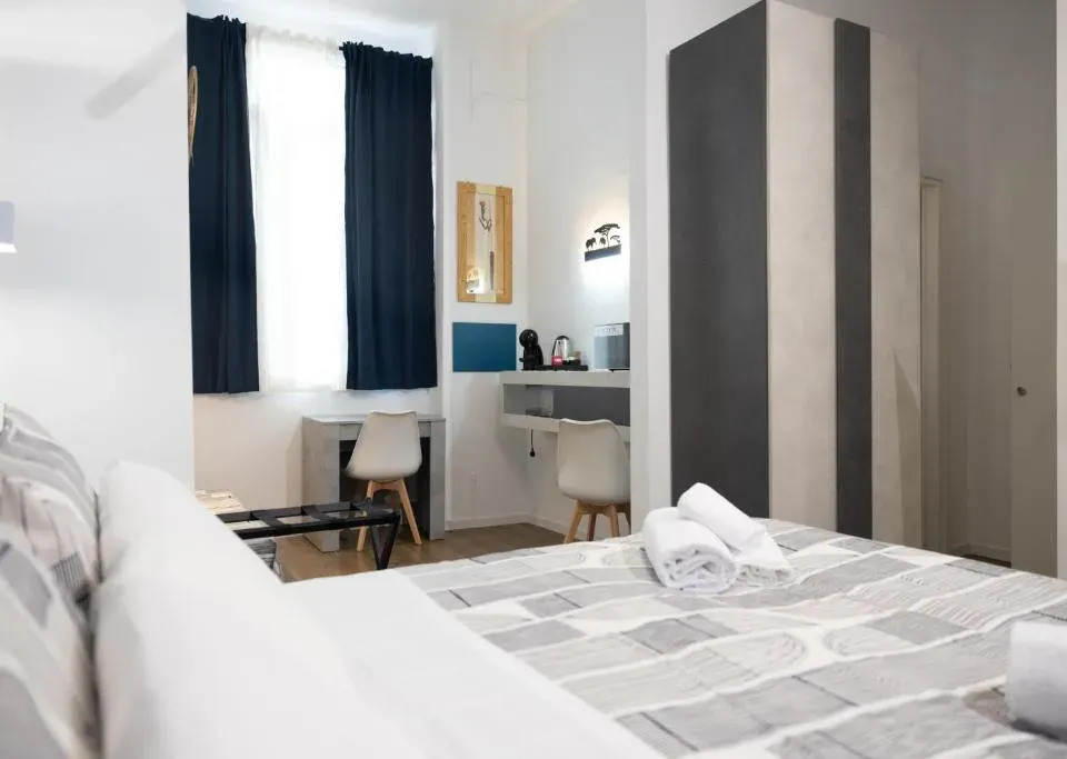 Photo 9 of 10, Dama Suites Bari