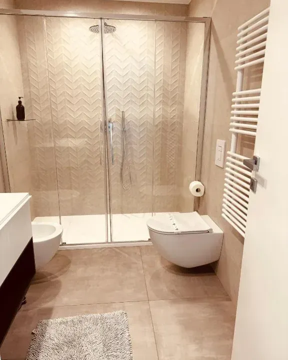 Photo 3 of 10, Marisabella Suite 7
