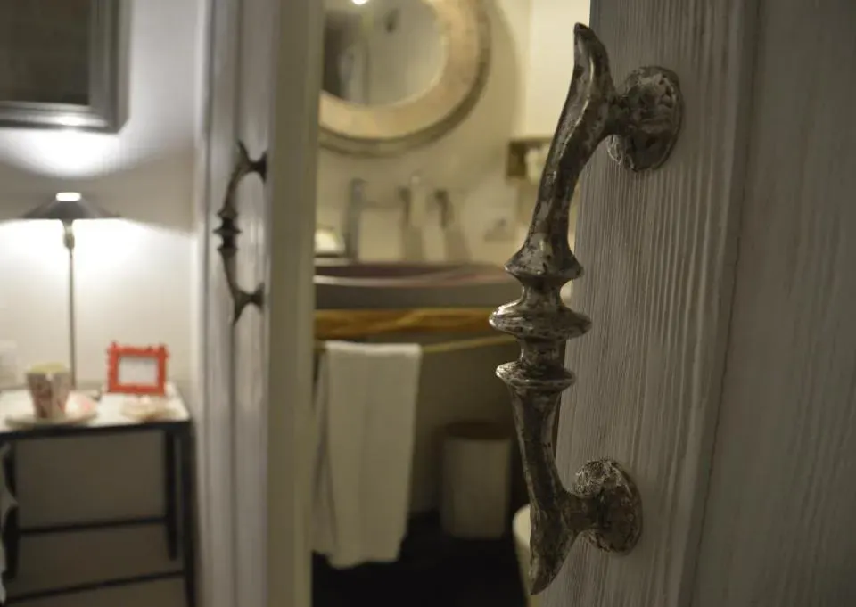 Photo 3 of 10, Marè Rooms Bari old town center