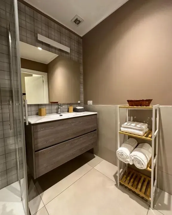 Photo 3 of 10, Ennio Apartment