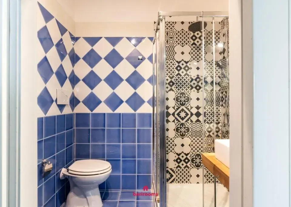 Photo 6 of 10, BARI ROOMS Suite Station