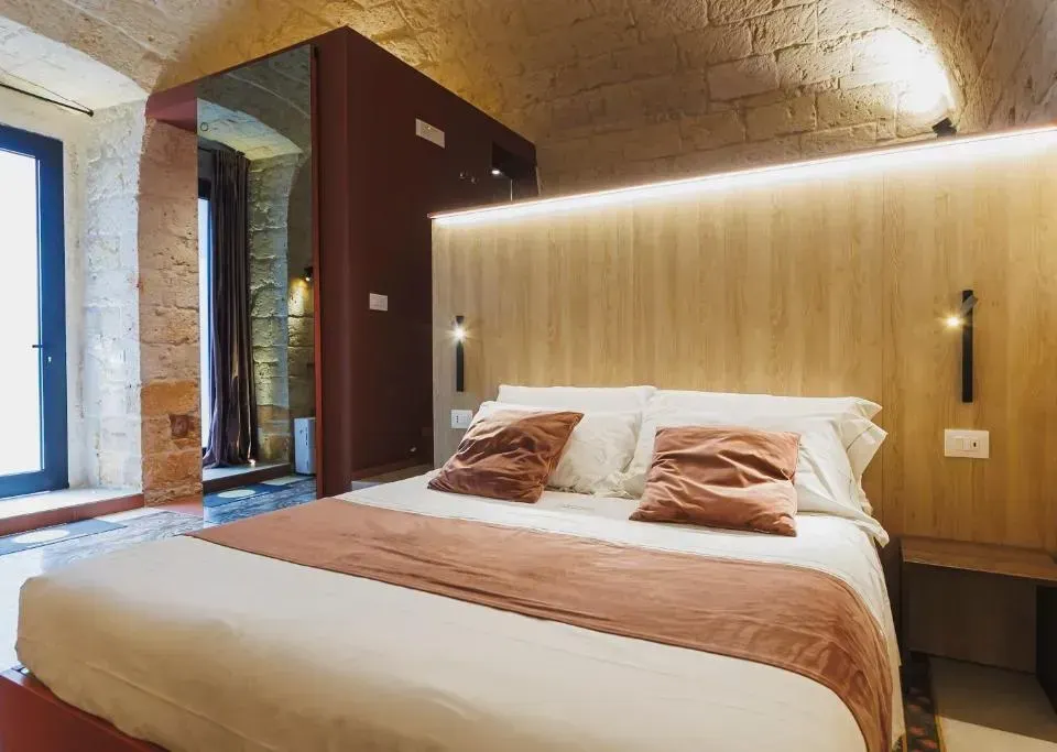 Photo 4 of 10, Harmonies BnB - Luxury Suites & Family Room Bari