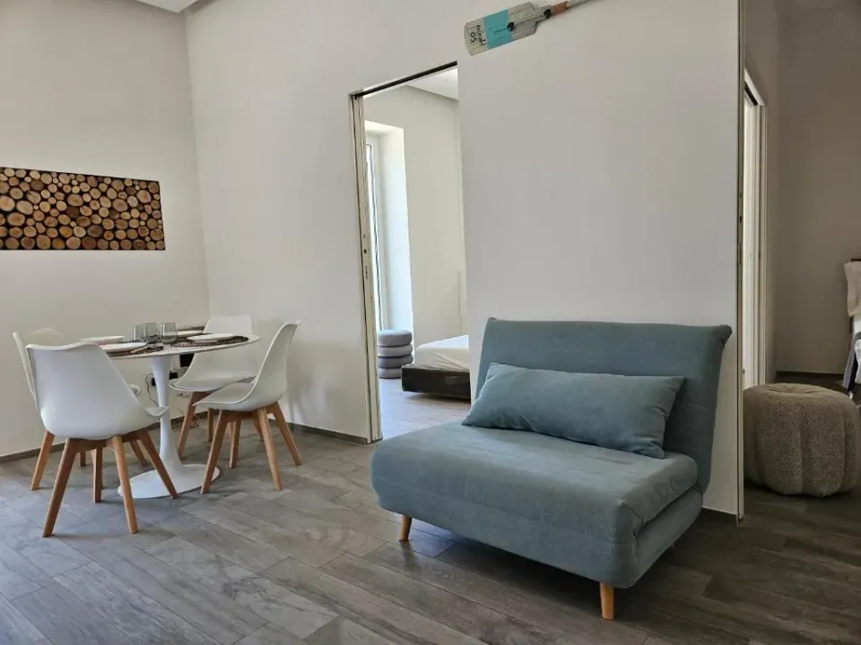 Photo 4 of 10, Casa Almika Castello Svevo Apartment