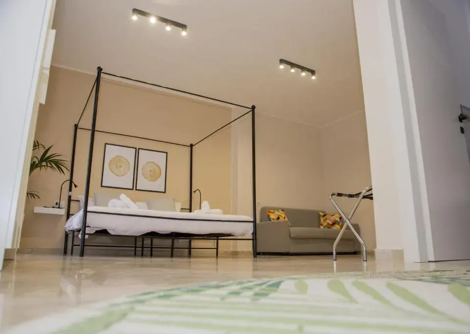 Photo 1 of 10, QUINTO APARTMENTS