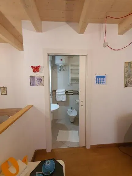 Photo 8 of 10, Arco Della Neve Guest House