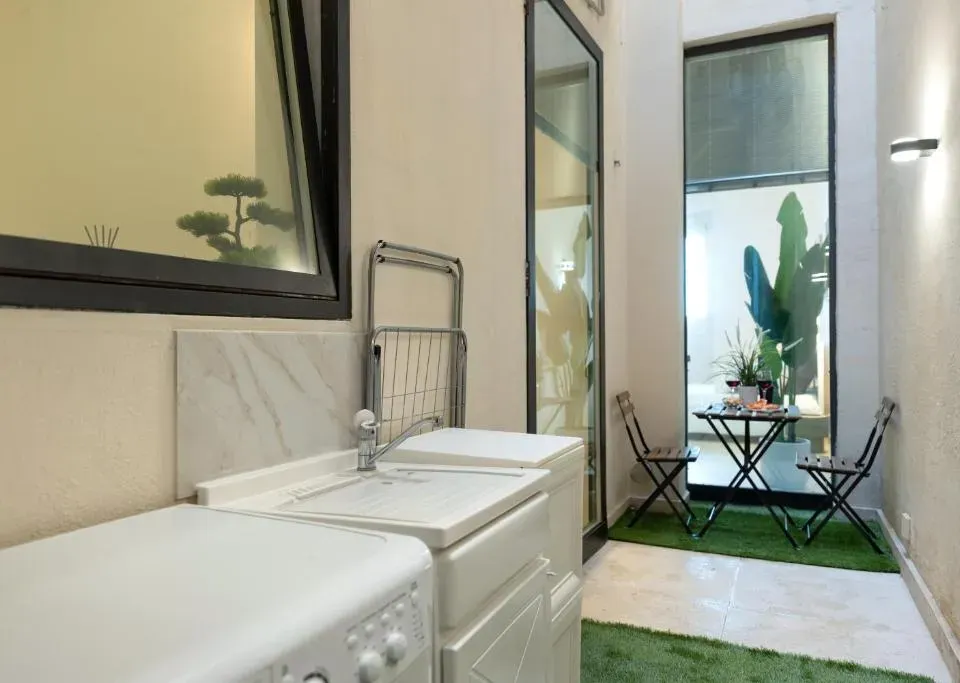 Photo 3 of 10, Seaside Apartment Near St Nicholas Basilica