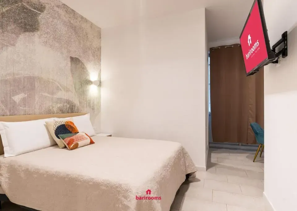 Photo 4 of 10, Barirooms - Murat Suites