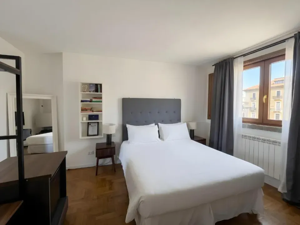 Photo 7 of 10, Bari LandLord 71 - Central Rooms