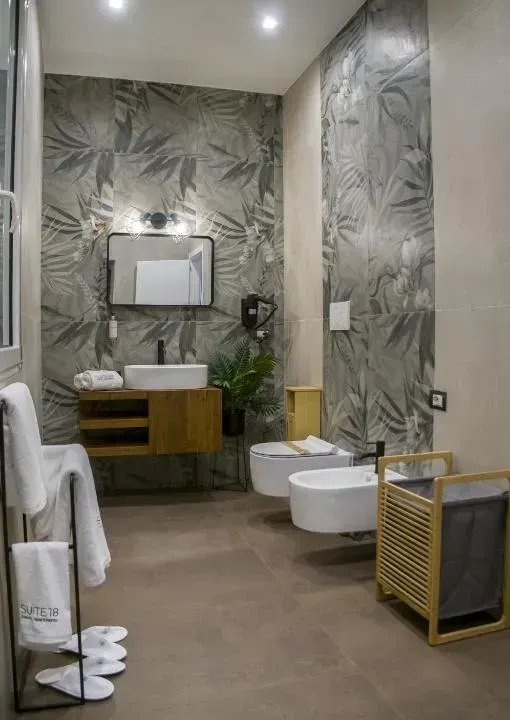 Photo 10 of 10, suite 18 luxury apartments