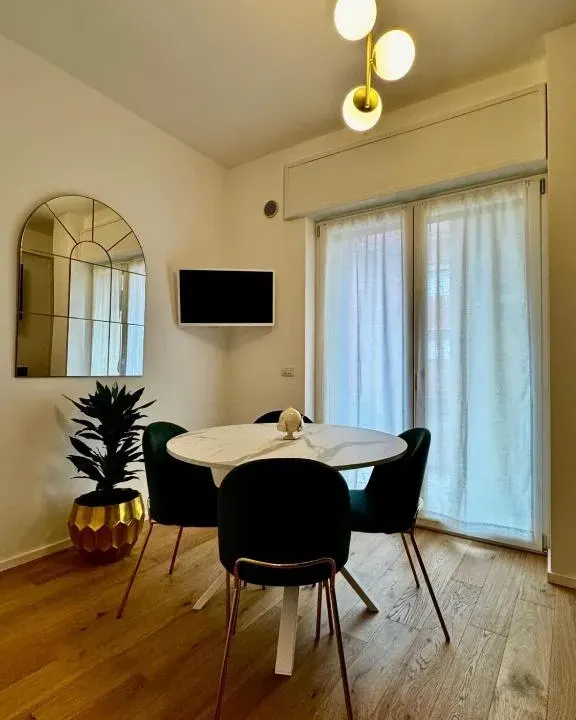 Photo 9 of 10, Eccelsobarese Boutique Apartment - 10 mins from City Center