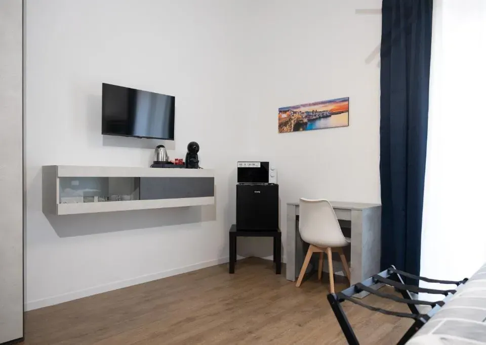 Photo 4 of 10, Dama Suites Bari