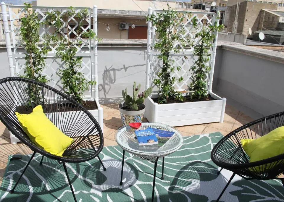 Photo 3 of 10, Rooftop Zahra Apartment