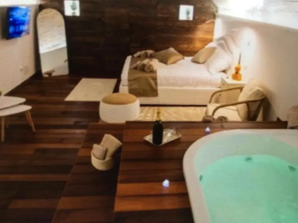 Photo 8 of 10, LC Luxury Apartment