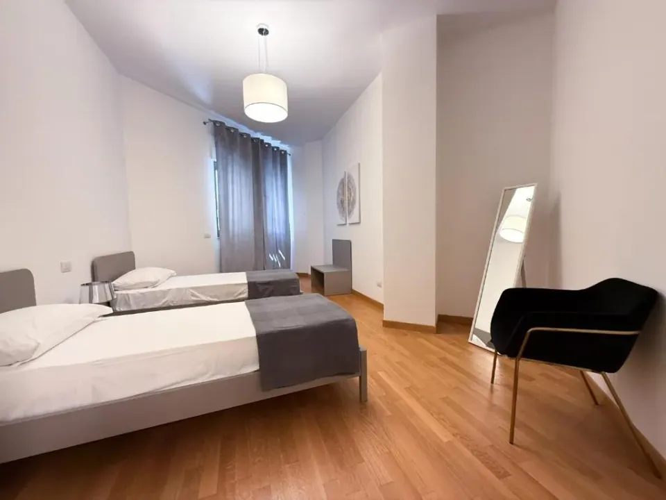 Photo 7 of 10, Room 56 - Suites