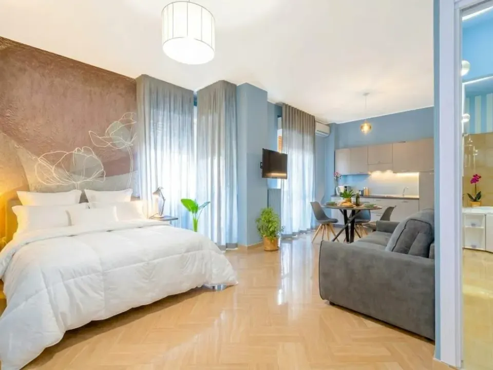 Photo 2 of 10, City Gate - luxury suites