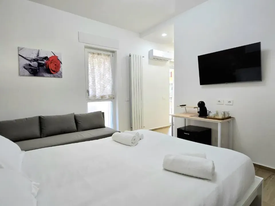 Photo 2 of 10, Rose Suites - Bari Stazione