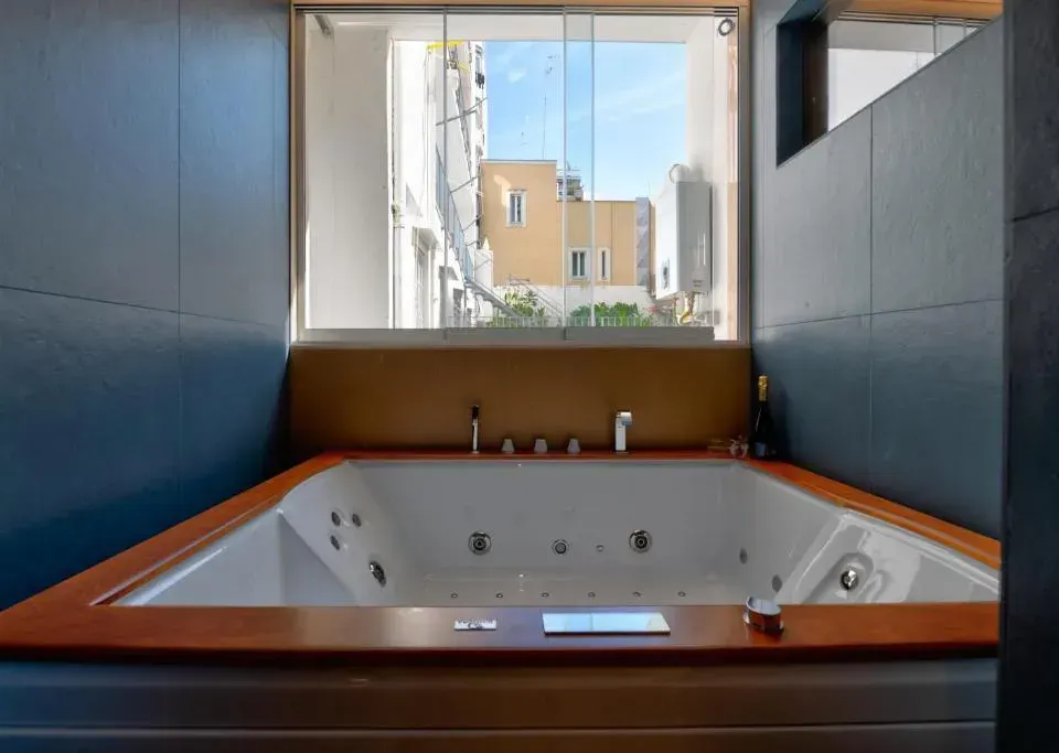 Photo 3 of 10, Ermes Suites & Rooms Bari