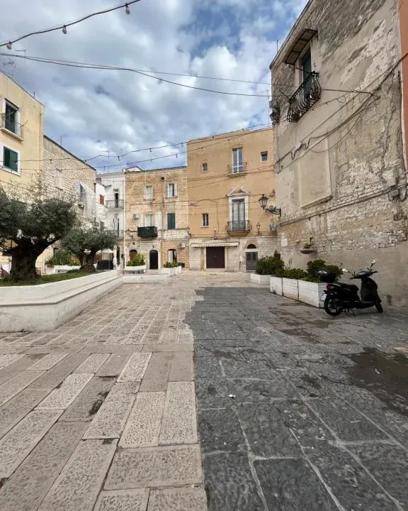 Photo 6 of 10, Piazzetta Degli Innamorati