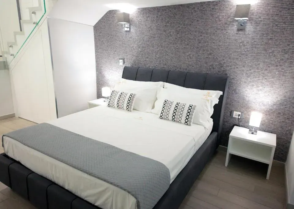 Photo 5 of 10, DIVA SUITE