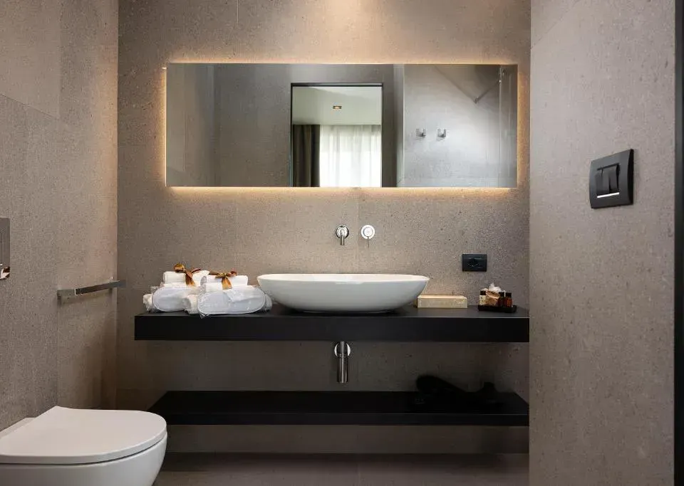 Photo 3 of 10, B21 Lifestyle Hotel