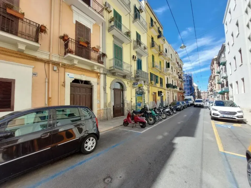 Photo 5 of 10, Bari City Break
