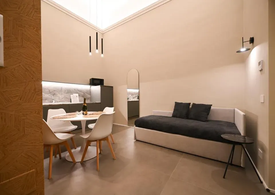 Photo 4 of 10, Me too exclusive apartments - Cognetti 37 Suites