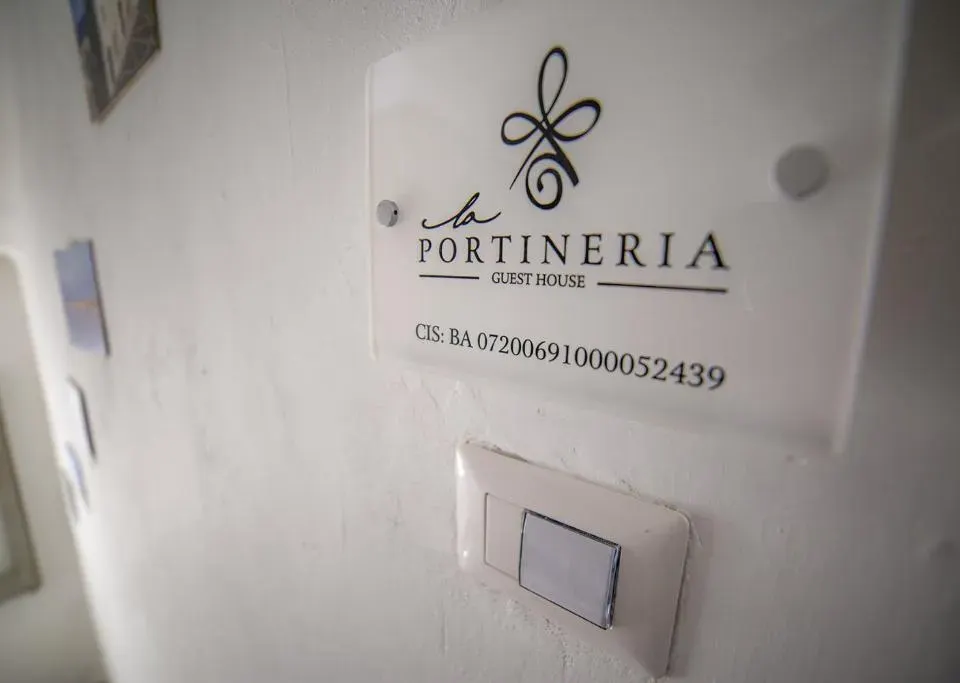 Photo 8 of 10, La portineria guest house