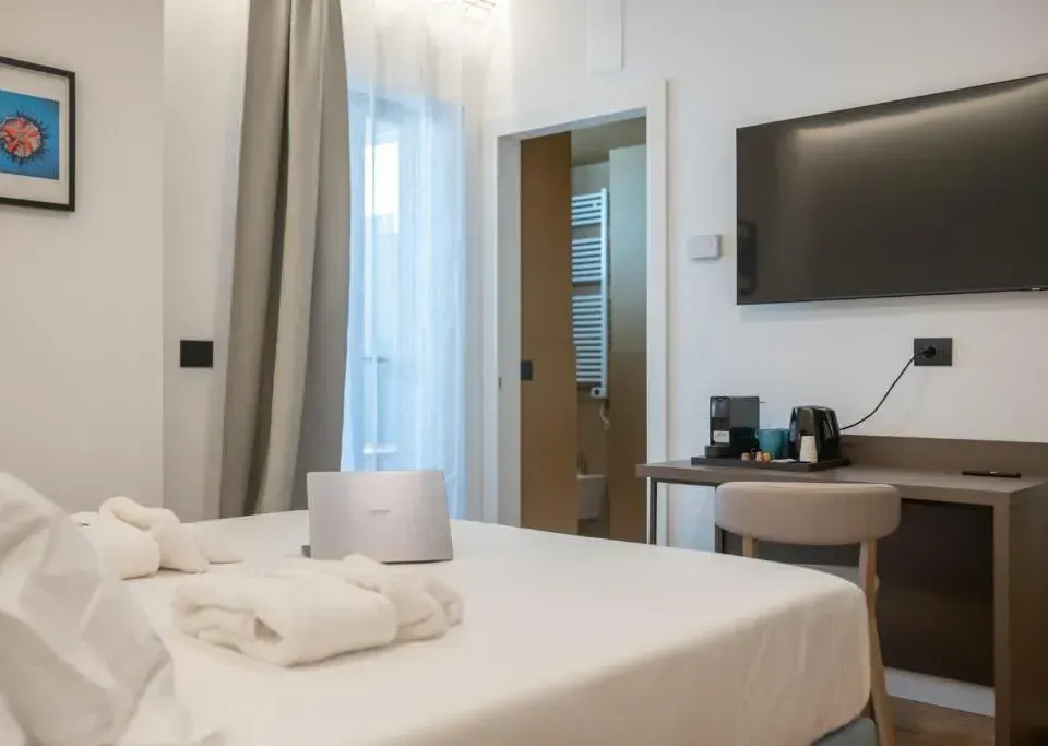 Photo 9 of 10, Ermes Suites & Rooms Bari