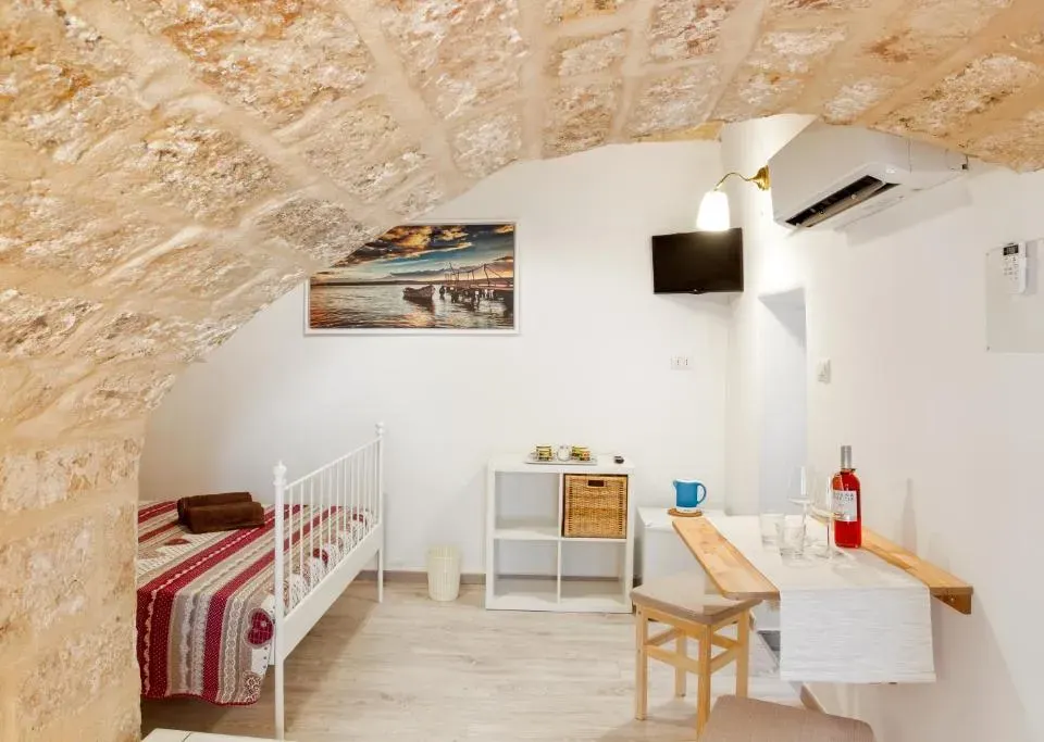 Photo 2 of 10, GuestHost - San Nicola Clemente Private Room
