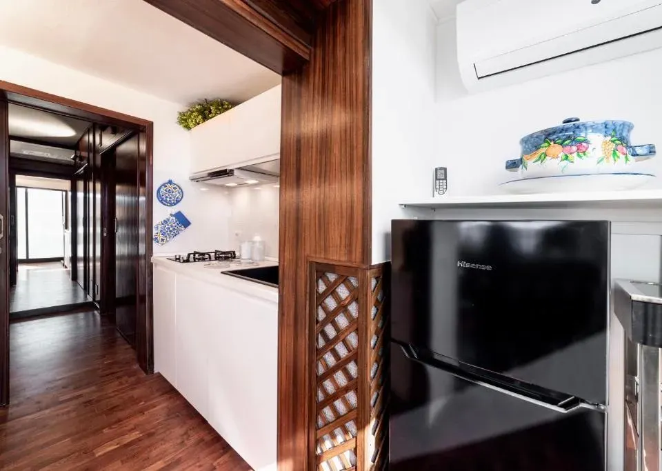 Photo 7 of 10, Mikka Studios: Luxury Apartment