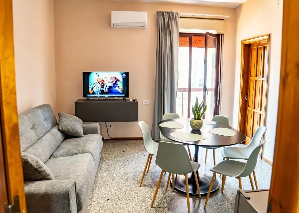 Photo 4 of 10, Amas Loft Central Station Apartment