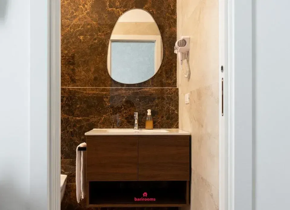 Photo 9 of 10, Barirooms - Cardassi Suites
