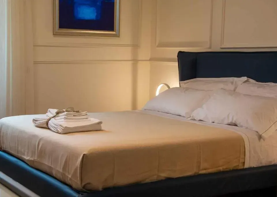 Photo 3 of 10, MARI Luxury Rooms and Suites