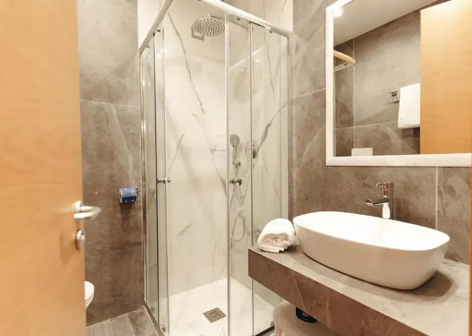 Photo 3 of 10, Hotel Excelsior Bari - by Farace Hotels