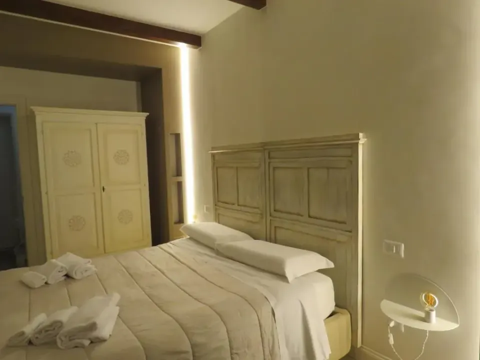 Photo 2 of 10, Apulia 35