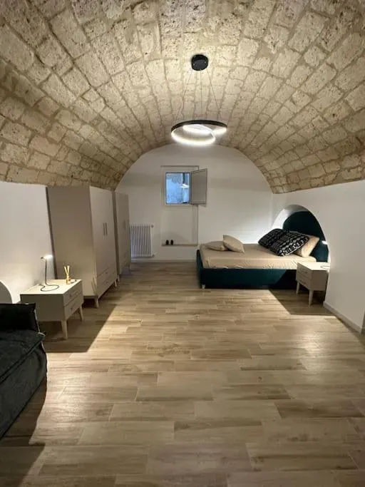 Photo 8 of 10, Mediterranean House