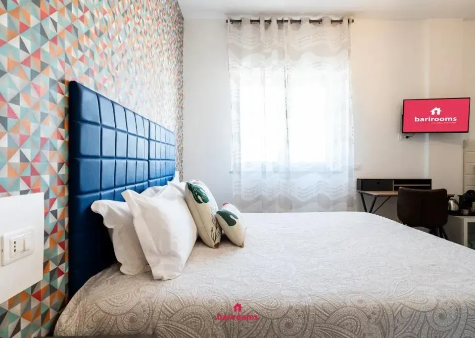 Photo 9 of 10, Barirooms - Carulli Suites