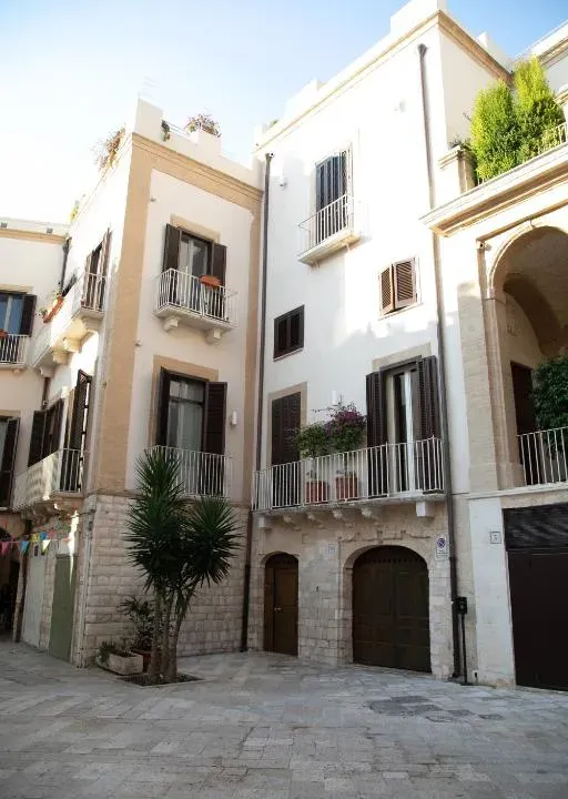 Photo 6 of 10, Ta Maison Bari
