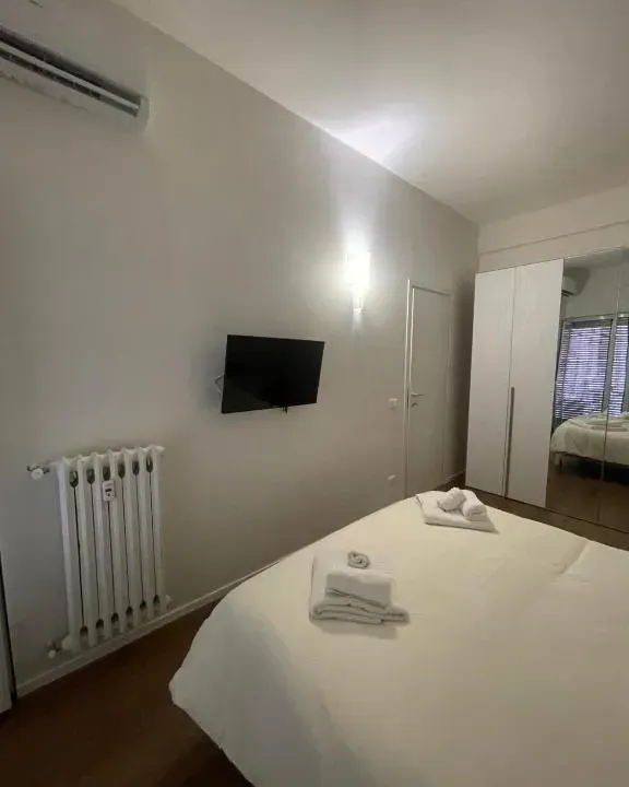 Photo 9 of 10, Pizzoli Suite