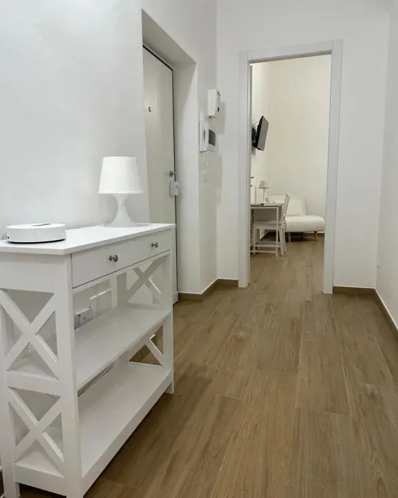 Photo 8 of 10, Apulia White House 59