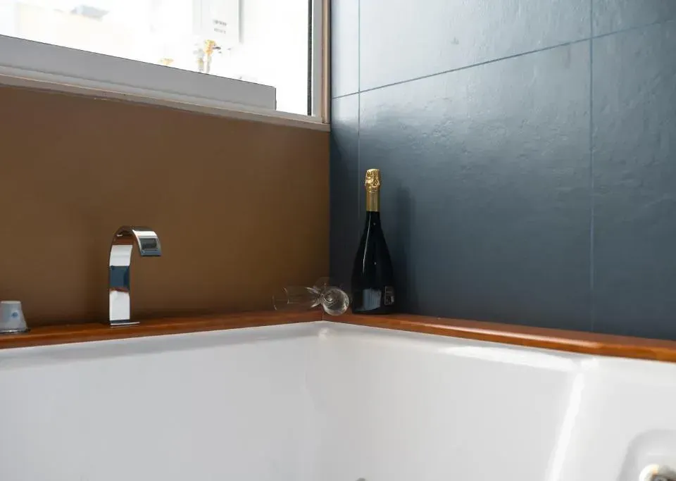 Photo 2 of 10, Ermes Suites & Rooms Bari