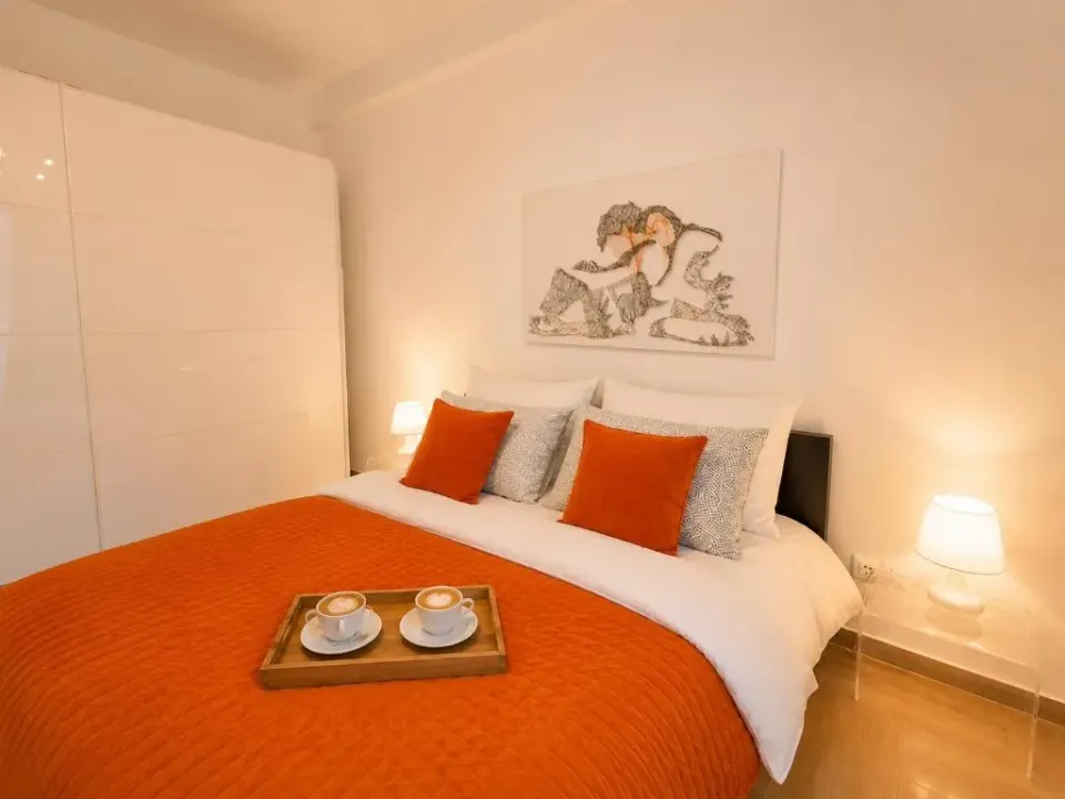 Photo 7 of 10, Caesar apartment