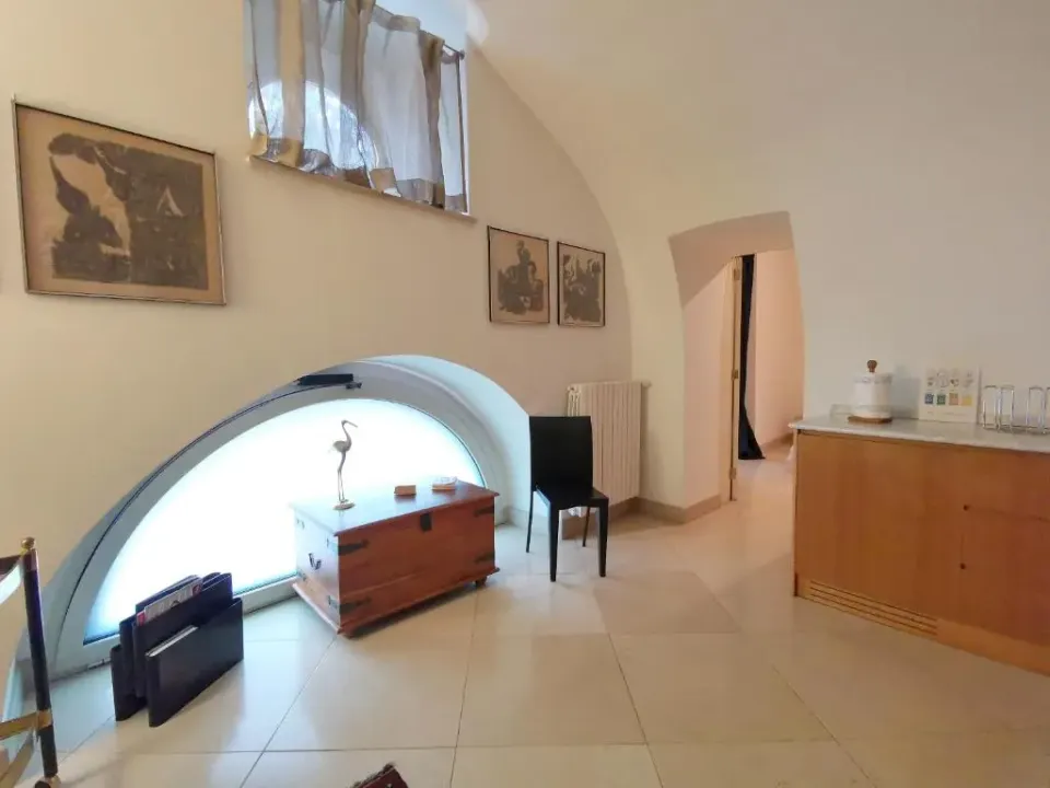 Photo 6 of 10, Scesa San Michele