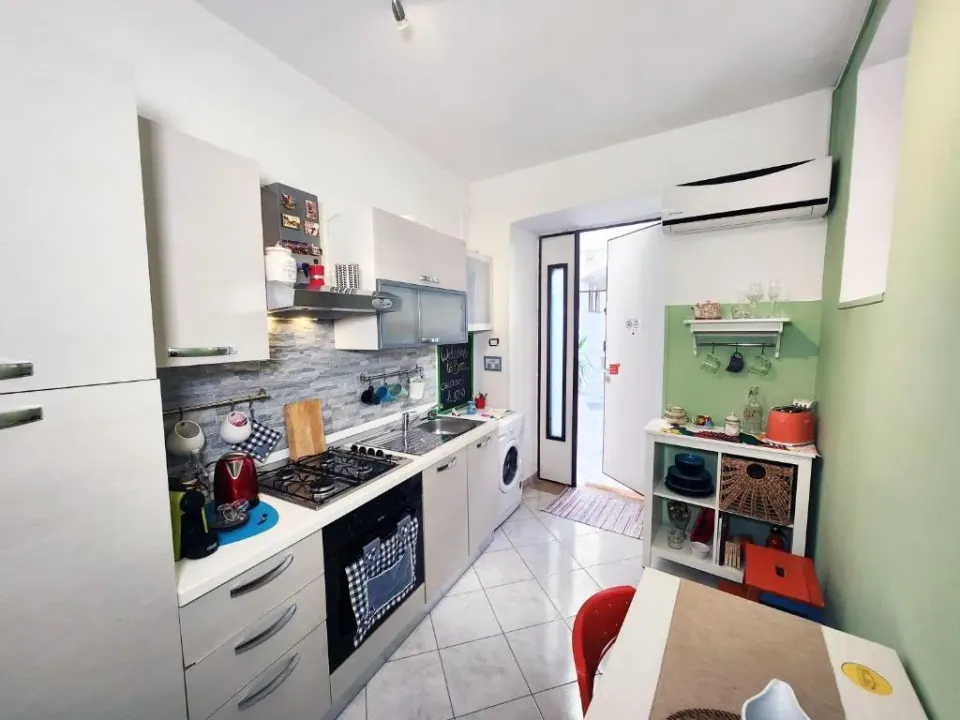 Photo 4 of 10, Arco Alto Apartment