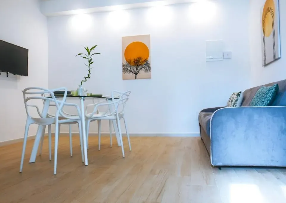 Photo 3 of 10, Rossani Miniapartdeluxe - Business Suite